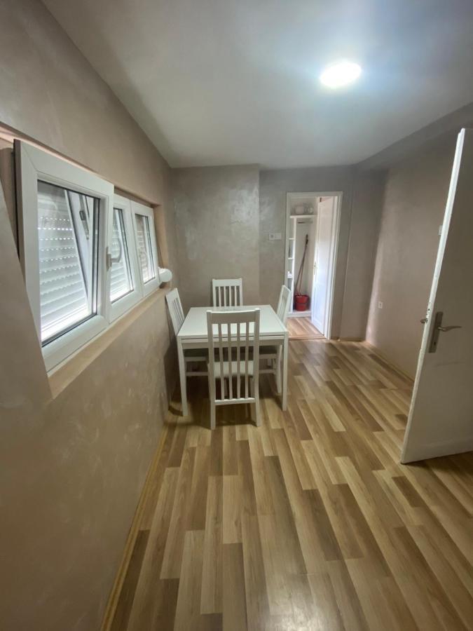 Apartman Niksic Apartamento Exterior foto