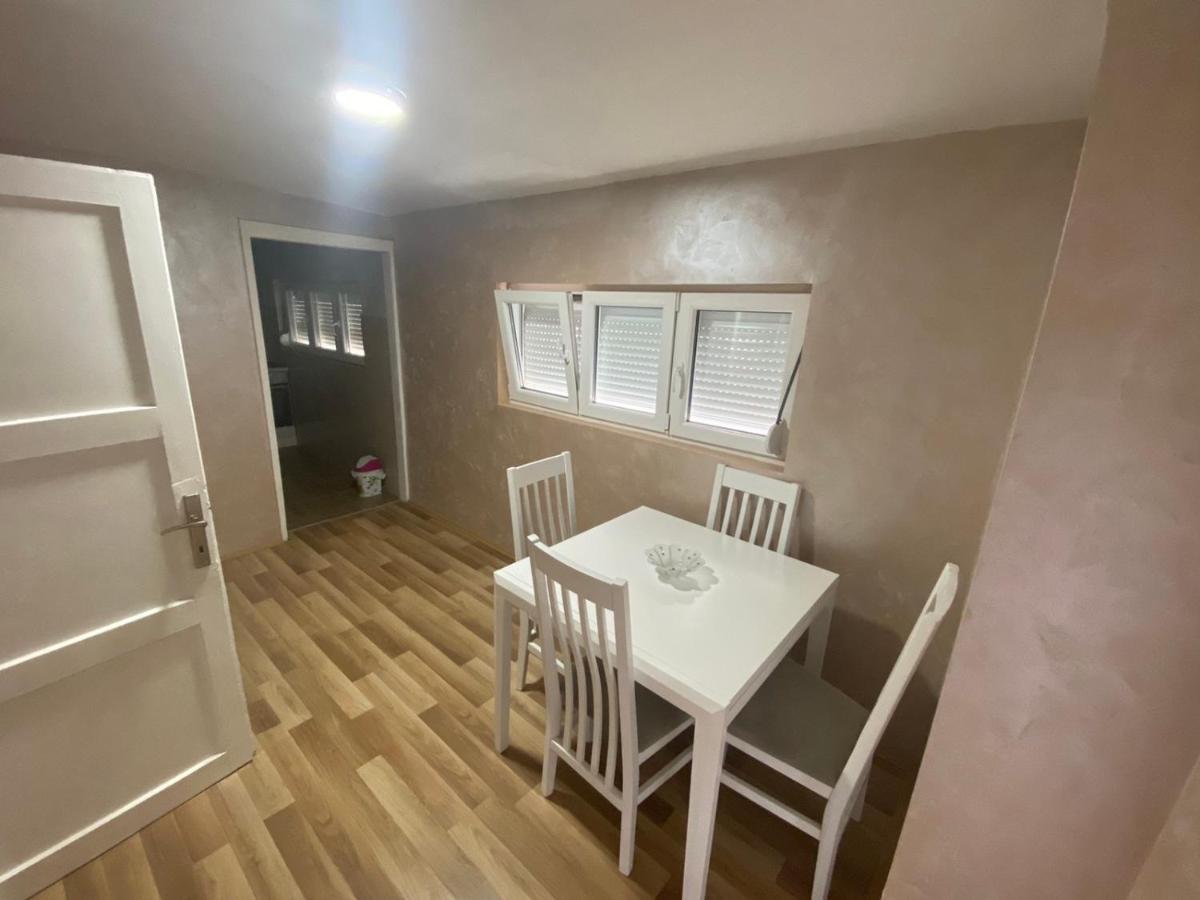 Apartman Niksic Apartamento Exterior foto