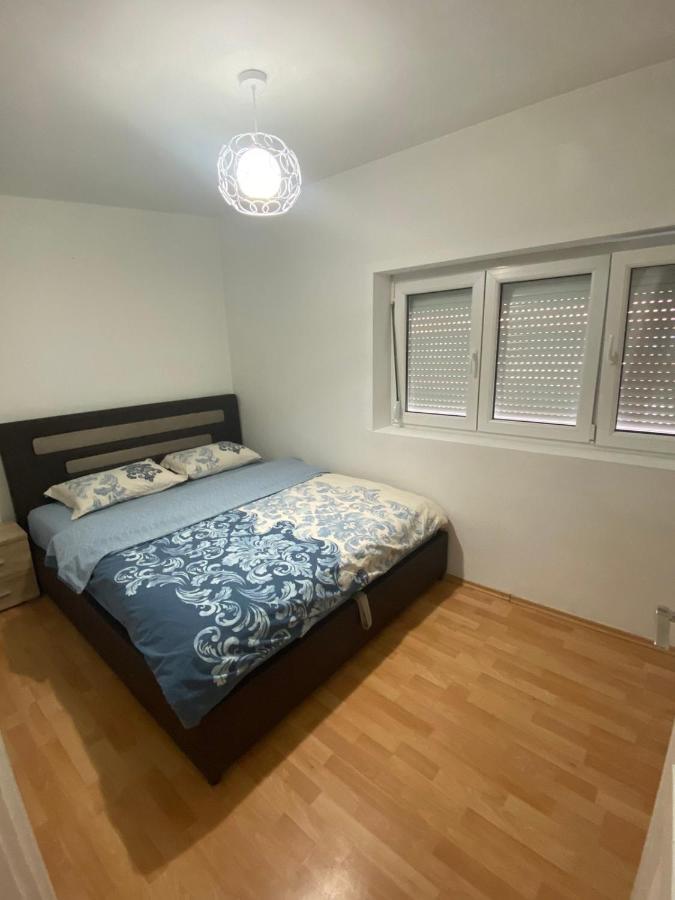 Apartman Niksic Apartamento Exterior foto